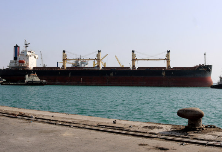 Una fotografía tomada el 20 de marzo de 2021 muestra el puerto de la ciudad costera de Hodeida en el Mar Rojo de Yemen. (Fuente externa)
