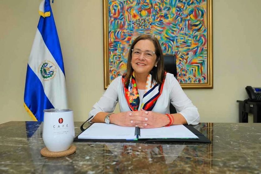 Alexandra Hill Tinoco, ministra de Relaciones Exteriores de El Salvador. (Facebook)