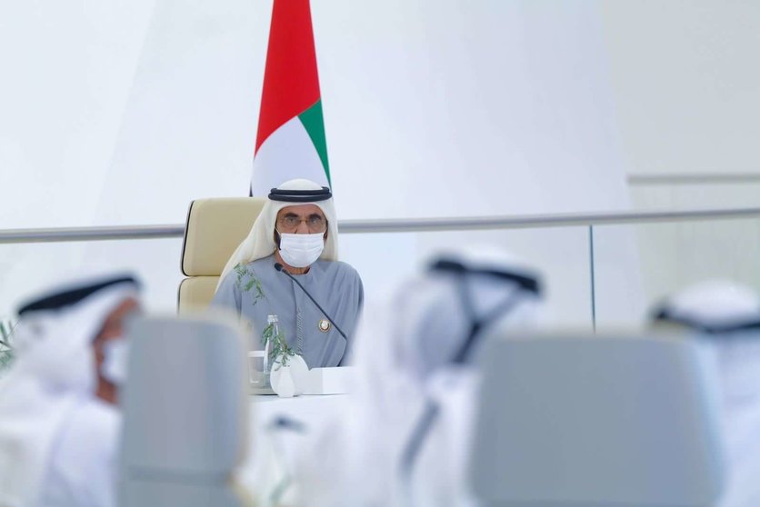 El gobernante de Dubai en la reunión del Gabinete en el Pabellón de Emiratos en la Expo. (Twitter)