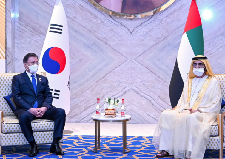El presidente Corea del Sur y el gobernante de Dubai. (Twitter)