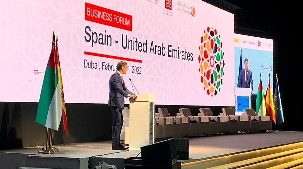 Pedro Sanchez, durante su intervención en el Foro de Negocios España-Emiratos Árabes Unidos que se celebra hoy en Dubai. (EL CORREO)