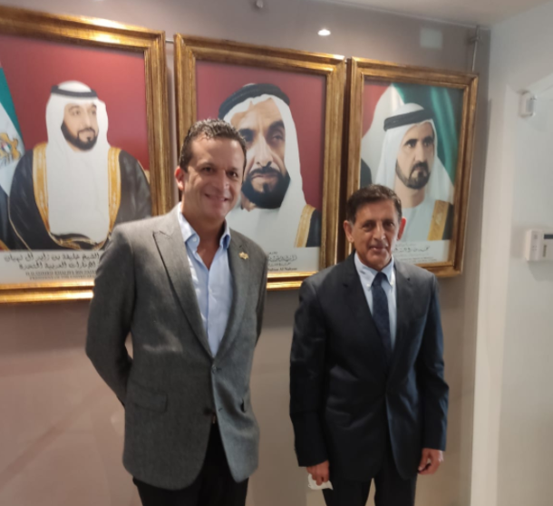 El alcalde de Soacha y el embajador emiratí en Colombia. (Twitter)