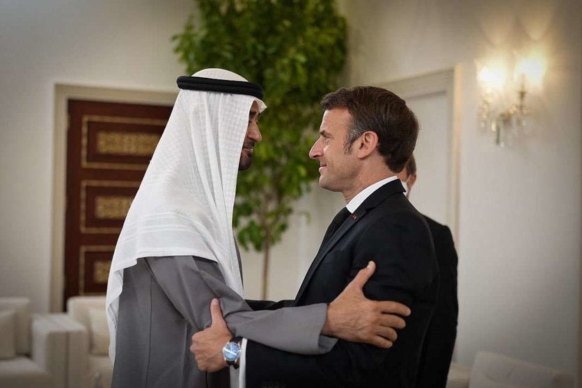 Sheikh Mohamed bin Zayed recibe a Emmanuel Macron. (@EmmanuelMacron)