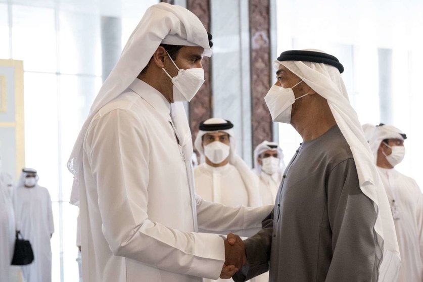 El emir de Qatar ofrece sus condolencias al presidente de EAU. (WAM)