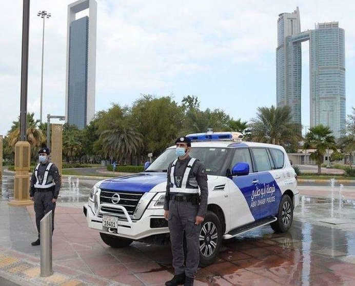 Policía de Abu Dhabi. (Instagram)