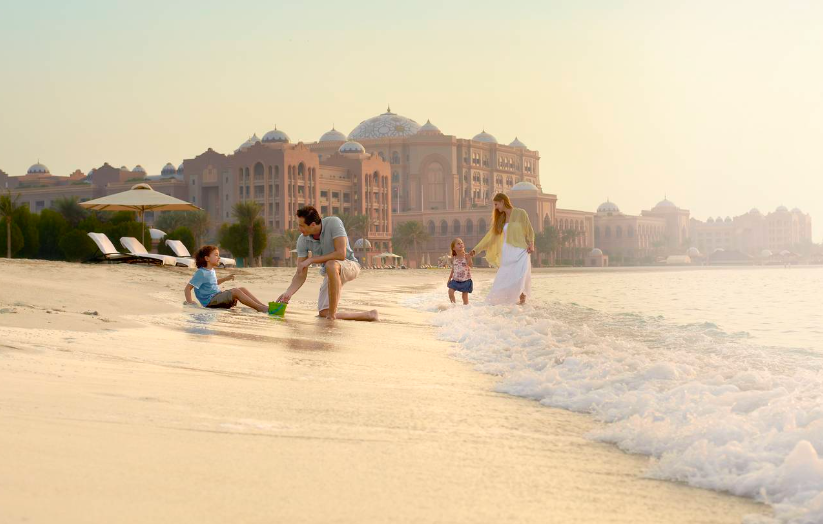 La playa del hotel Emirates Palace. (Departamento de Turismo de Abu Dhabi)