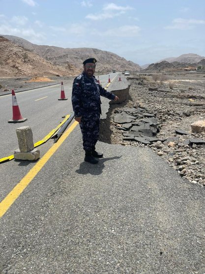 Inspección de daños en carreteras de RAK. (WAM)