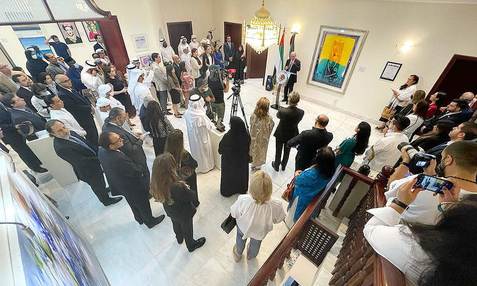 La inauguración de la exposición  'UAE to México' resultó multitudinaria. (EL CORREO)
