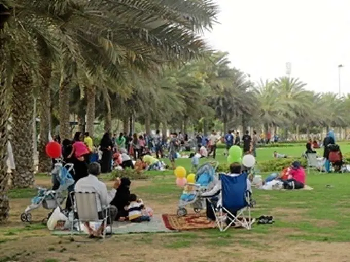 Emiratíes disfrutan de un día de fiesta.