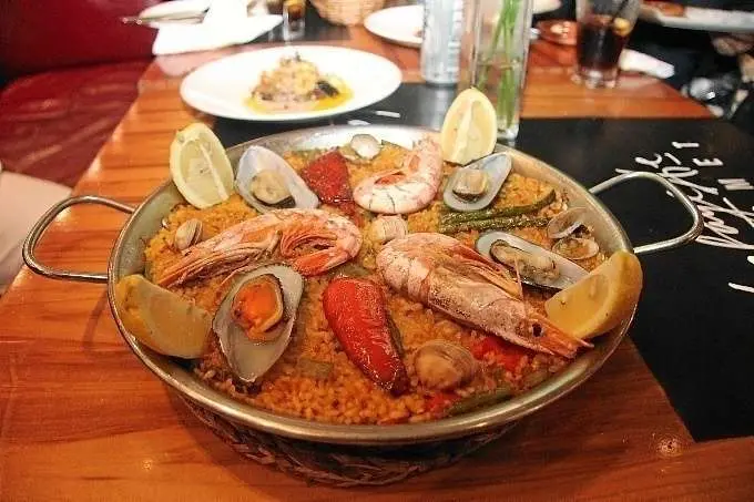 La afamada paella de marisco.