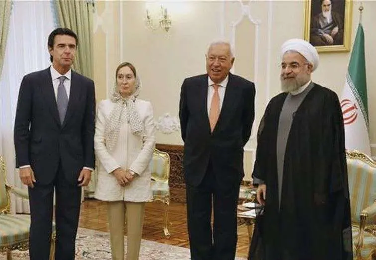 Los ministros españoles de Industria, José Manuel Soria, de Fomento, Ana Pastor, y de Asuntos Exteriores, García-Margallo, junto al presidente de Irán, Hassan Rohani.