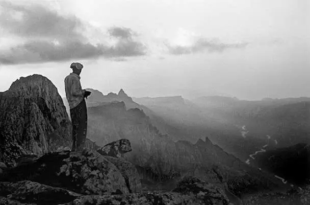 A modo ilustrativo, fotografía tomada por Jordi Esteva, Haghier mountains, Socotra, Yemen.