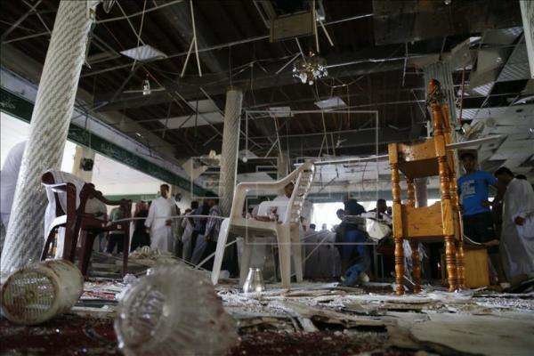 Una imagen del atentado del mes de mayo en una mezquita de Arabia.