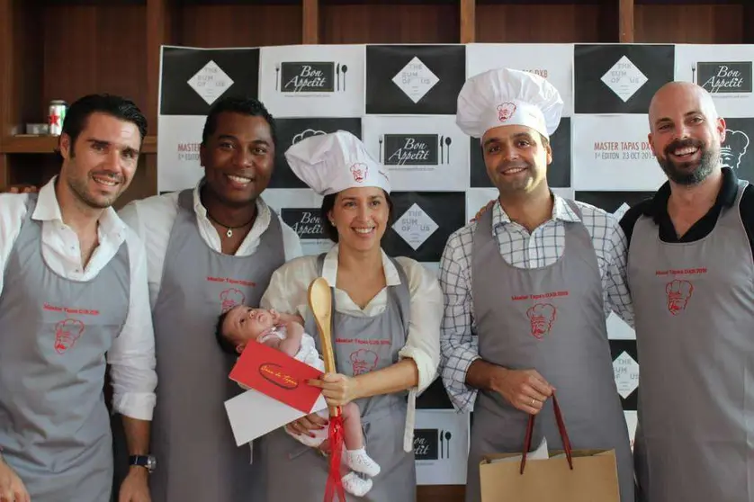 Los ganadores, Marina Amigo y Alberto Reyes, a la izquierda.