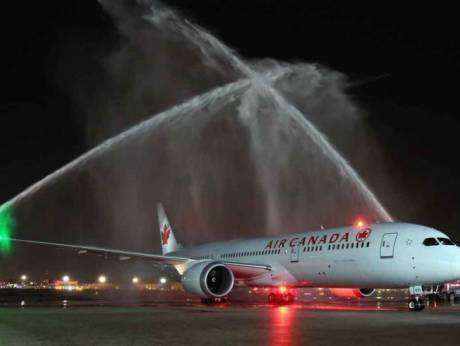 Avión de Air Canada en Dubai por primera vez en la historia.