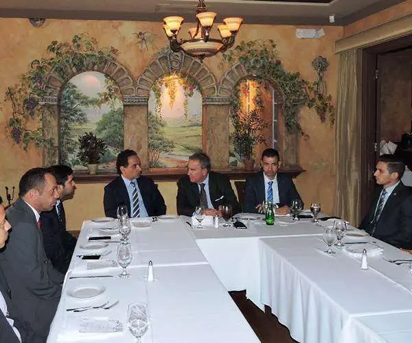 Un momento del encuentro de la delegación de Emiratos en México.