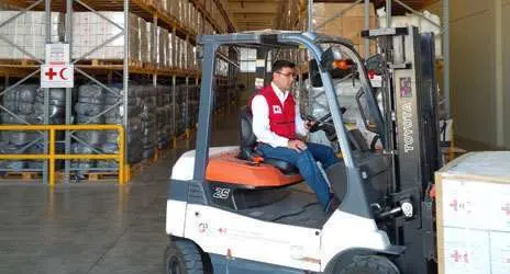 La Federación de la Cruz Roja en Dubai precisa personal de almacén.