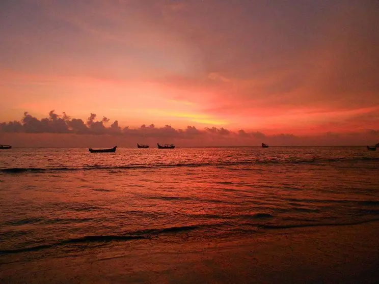 Puesta de sol en la ciudad india de Kozhikode.