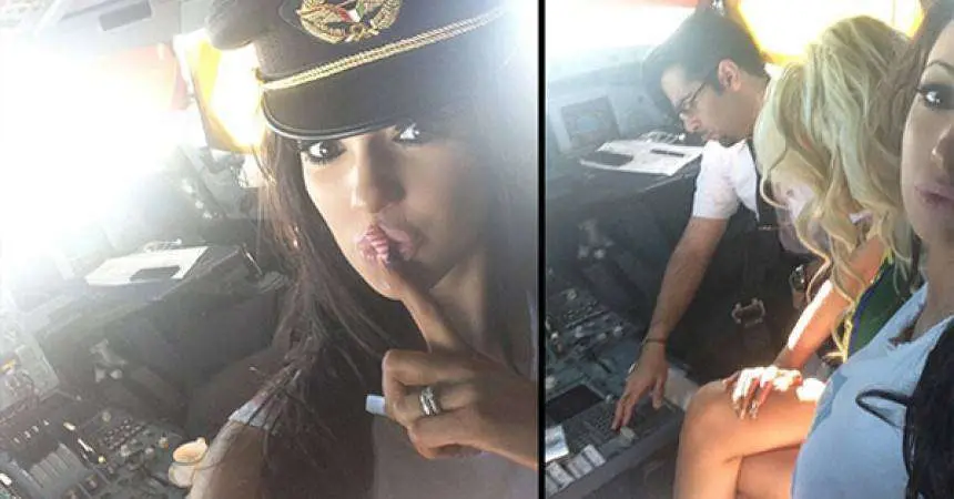 La estrella del porno con la gorra de Kuwait Airways.