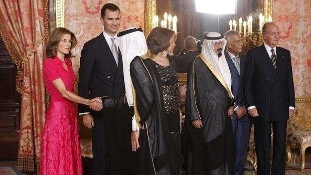 Los reyes de España reciben en el Palacio Real al Rey Abdalá de Arabia Saudí durante la visita que realizó en 2008.