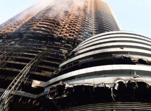 El hotel The Address de Dubai, tras quedar controlado el fuego. (@DXBMediaOffice)