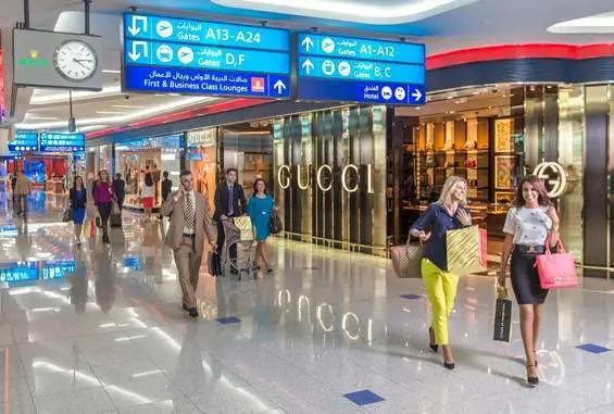 Zona de salidas del Aeropuerto Internacional de Dubai.