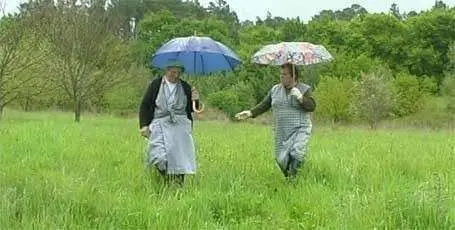 Mujeres gallegas por el campo