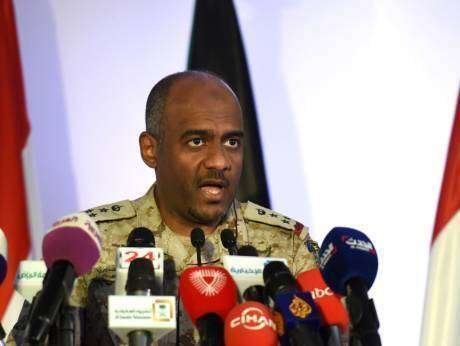 El general de brigada saudita Ahmed al Assiri, portavoz de la coalición árabe.