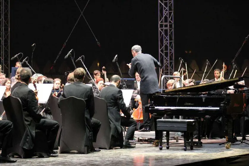 Concierto de la Orquesta Sinfónica de Galicia en el Fuerte de Al Jahili de Al Ain. (EL CORREO)