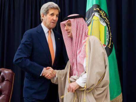 El ministro de Relaciones Exteriores saudita, Adel Al Jubeir, y el secretaria de Estado estadounidense, John Kerry, en Riad.