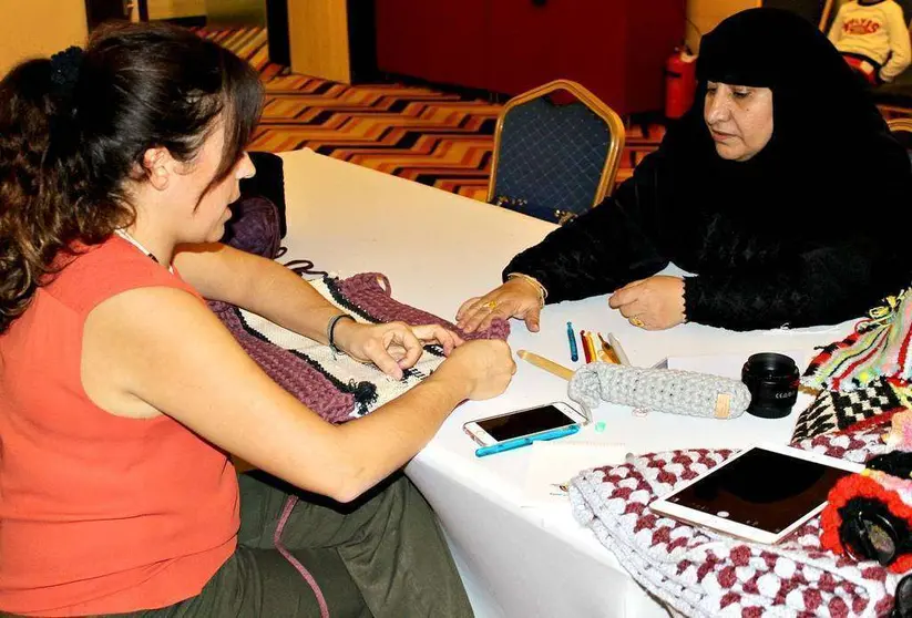 Parejas durante el taller artesanal. 