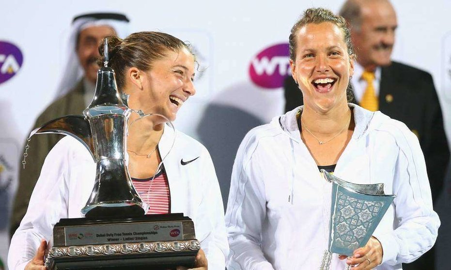 Sara Errani -izquierda- ganó el Campeonato de Tenis de Dubai. (Getty Images)