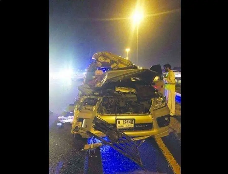 Estado en que quedó el coche tras el choque con el caballo.