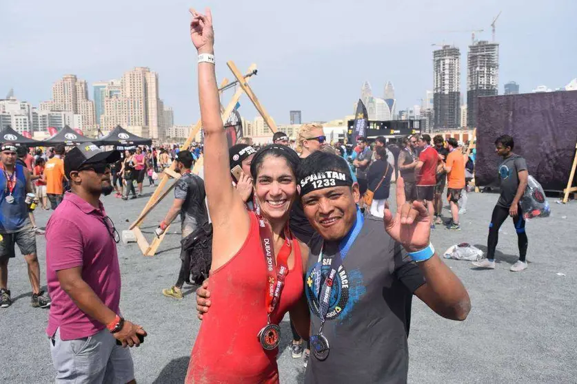 Carolina y Marco los dos subcampeones de la Spartan Race Dubai 2016.