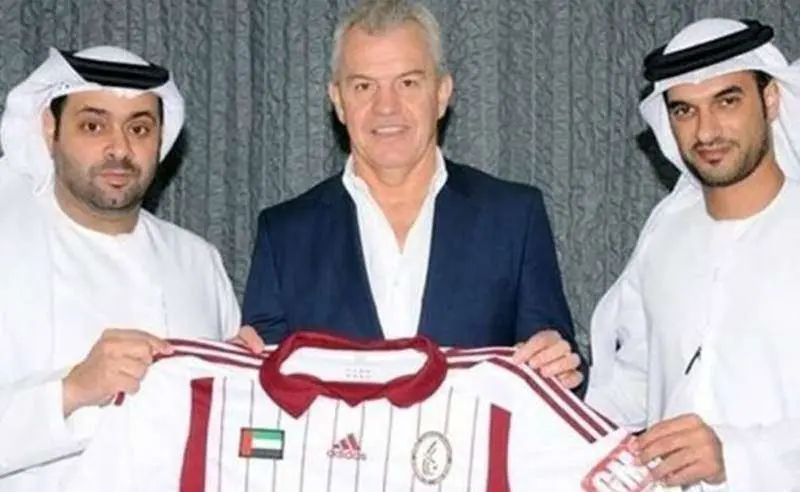 Javier Aguirre entranador mexicano en Abu Dhabi.