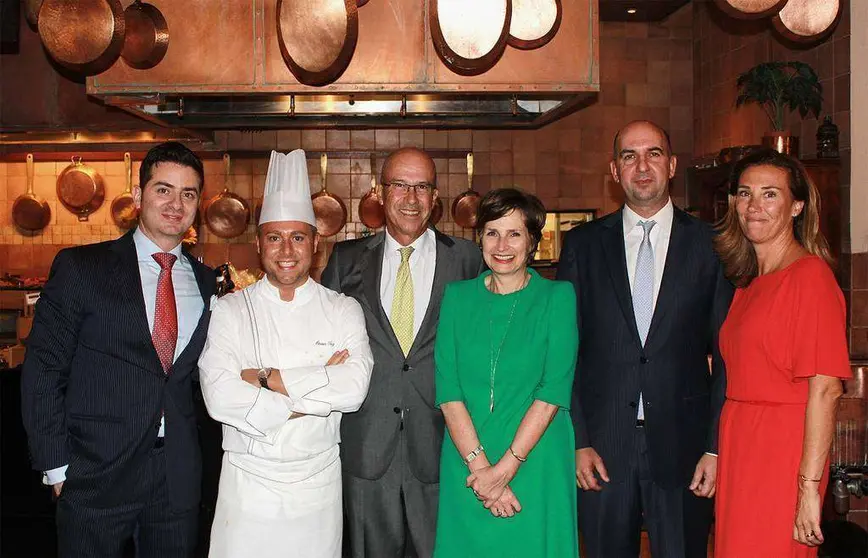 Azar_Saliba, general_Manager_Jumeirah_Al_Qasr; Oscar_Poquet, chef_Al_Hambra; Jose_Eugenio_Salarich, embajador_España_EAU; Margaret_Paul, resort_general_manager_Madinat_Jumeirah; Ricardo_Fisas, presidente_Spanish_Business_Council