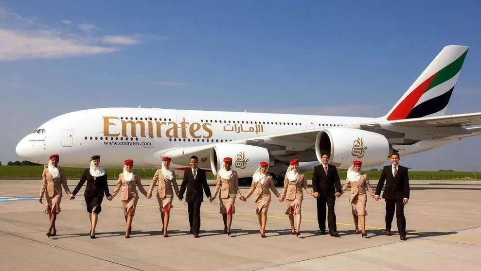 Personal de cabina de Emirates Airline.