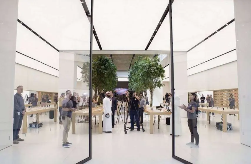 Entrada de la tienda Apple en Mall of Emirates de Dubai.