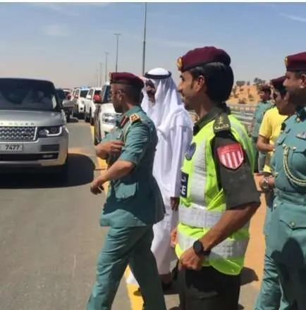 Autoridades durante la inauguración del nuevo tramo de Emirates Road.