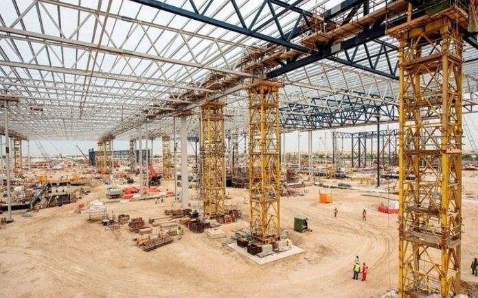 El parque Warner Bros de Abu Dhabi tiene un 30% de la obra finalizada.