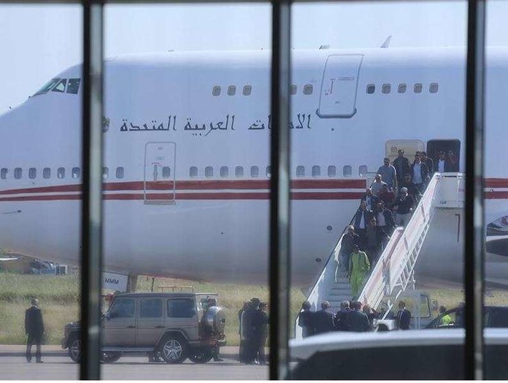  Momento de la llegada del jeque al aeropuerto de Badajoz. Foto de Santi García- La Crónica de Badajoz.