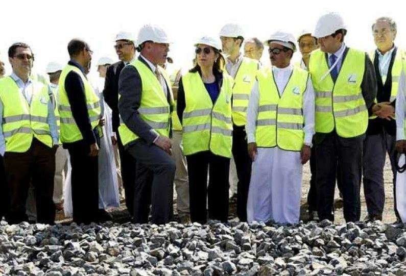 Ana Pastor, durante una visita a las obras del AVE de Medina a La Meca en Arabia Saudita.