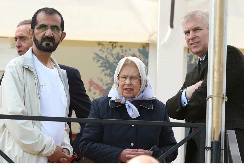 El jeque Mohammed bin Rashid Al Maktoum se reunió con la reina Isabel II en Windsor. (WAM)