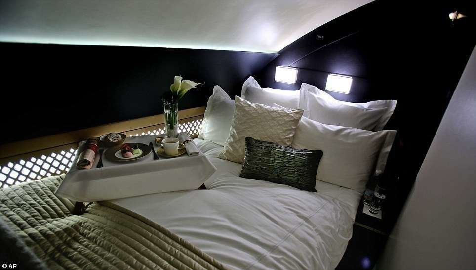 Imagen de la cama en The Residence de Etihad Airways.