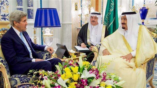 Kerry durante su encuentro con el Rey Salman en Yeda.