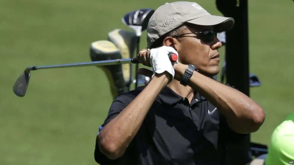 recibió un disparo en el estómago y fue trasladada a un hospital. Según la Casa Blanca, Obama estaba jugando al golf en Maryland