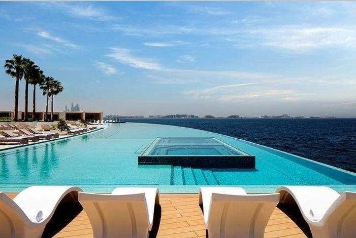 Una de las piscinas del Club de Playa del Burj Al Arab.