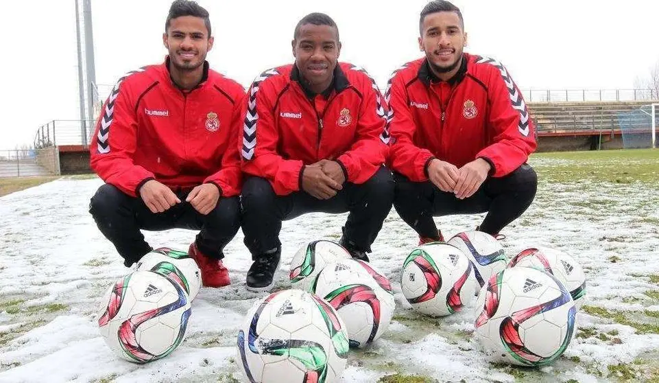 Futbolistas qataríes en León.