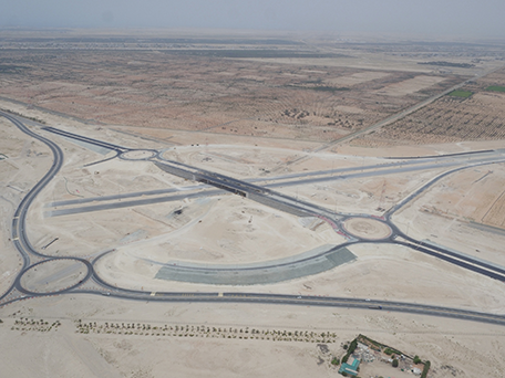 La nueva autopista de Abu Dhabi a Dubai tendrá cuatro carriles.