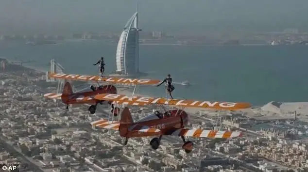 Una imagen del último vídeo de Skydive Dubai.